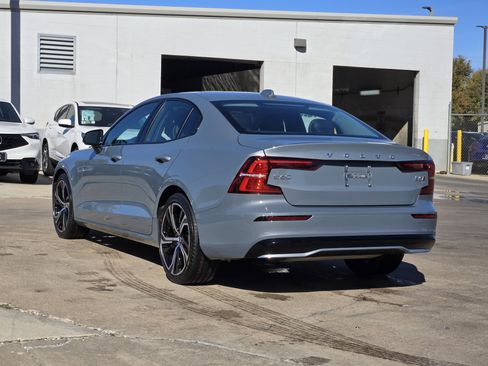 Used 2024 Volvo S60 B5 Core image 8