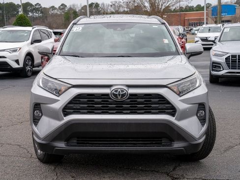 Used 2019 Toyota RAV4 XLE Premium image 2