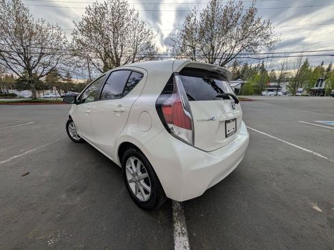 Used 2016 Toyota Prius C Four image 4