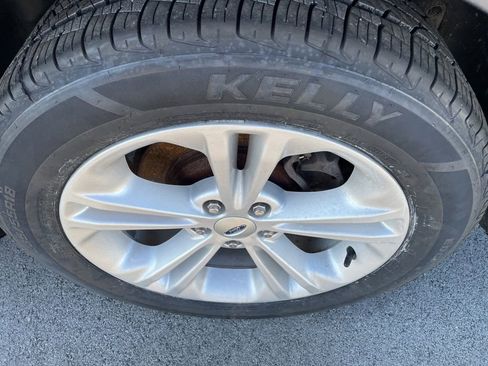 Used 2016 Ford Taurus SEL w/ Equipment Group 201A image 24