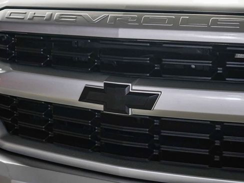 Used 2018 Chevrolet Silverado 1500 Custom w/ Custom Convenience Package image 5