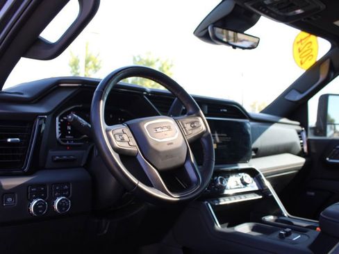 Used 2024 GMC Sierra 2500 AT4 w/ AT4 Premium Plus Package image 17