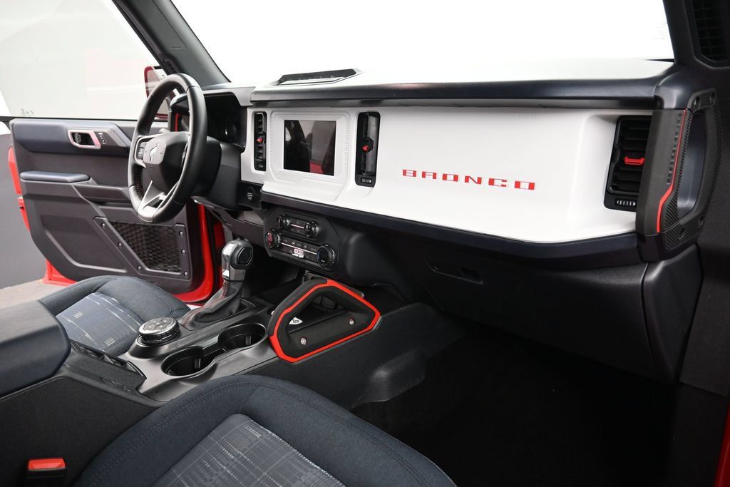 Used 2023 Ford Bronco Heritage Edition AWD/4WD image 26