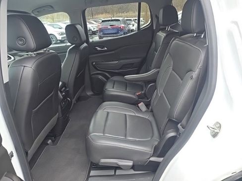 Used 2021 GMC Acadia SLT image 25