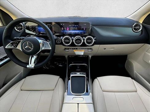 Used 2026 Mercedes-Benz GLA 250 image 7