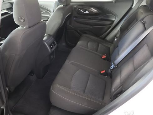 Used 2023 GMC Terrain SLE FWD image 19