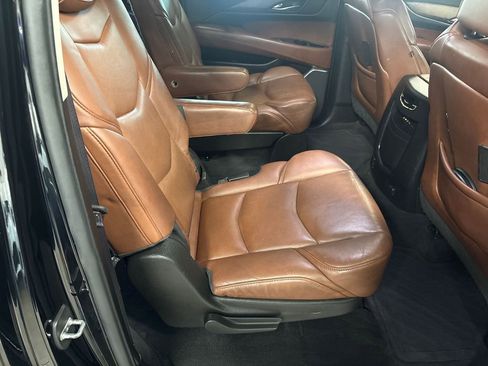 Used 2016 Cadillac Escalade ESV Premium AWD/4WD image 43