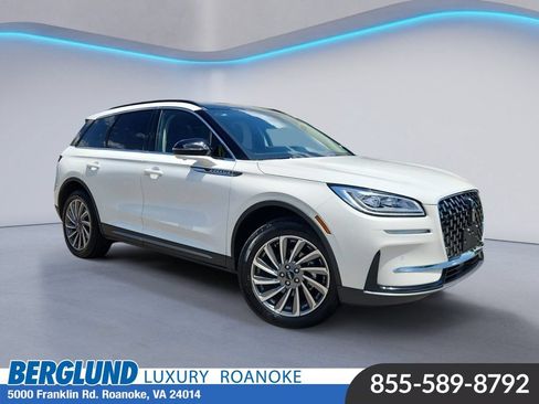 Used 2026 Lincoln Corsair Reserve w/ Towing Package AWD/4WD image 1