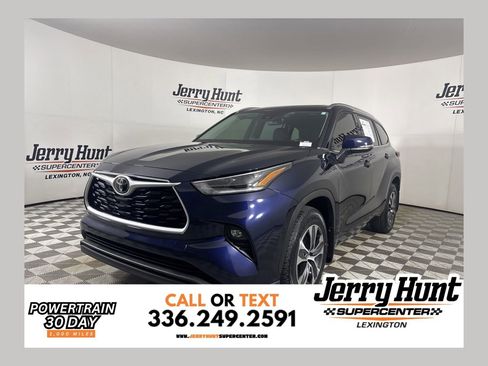 Used 2021 Toyota Highlander XLE FWD image 1
