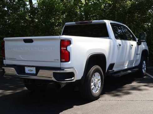 Used 2024 Chevrolet Silverado 2500 LTZ AWD/4WD image 11