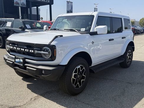 New 2026 Ford Bronco Outer Banks AWD/4WD image 3