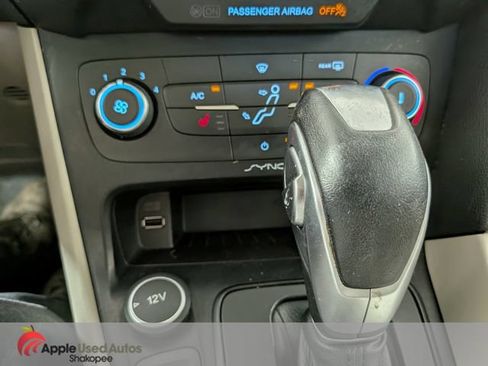 Used 2015 Ford Focus SE w/ SE Cold Weather Package FWD image 21