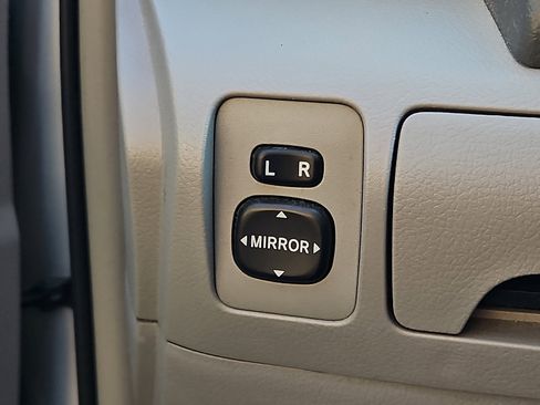 Used 2009 Toyota Camry LE image 24