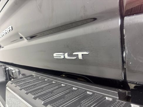 Used 2023 GMC Sierra 1500 SLT w/ SLT Convenience Package AWD/4WD image 14