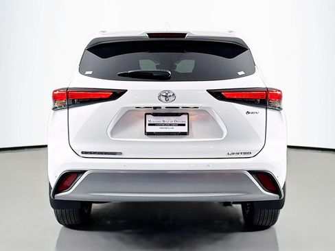 Used 2025 Toyota Highlander Limited AWD/4WD image 4