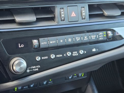 Used 2023 Lexus ES 350 F Sport w/ Accessory Package (Z2) FWD image 19