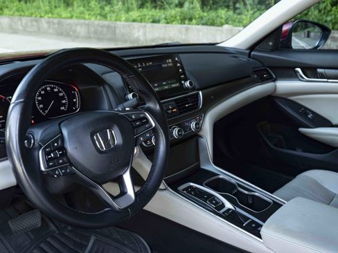 Used 2020 Honda Accord Touring image 16