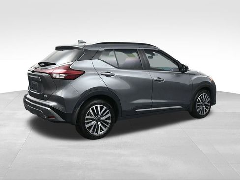 Used 2023 Nissan Kicks SR w/ SR Premium Package image 5