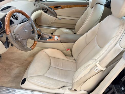 Used 2008 Mercedes-Benz SL 550 w/ AMG Sport Pkg image 5
