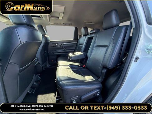 Used 2017 Toyota Highlander Limited Platinum FWD image 27