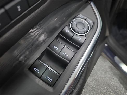 Certified 2025 Cadillac XT4 Premium Luxury image 25