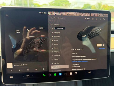 Used 2023 Tesla Model 3 Standard Range image 19