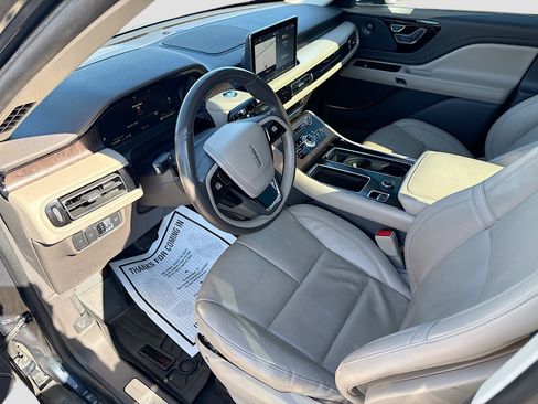 Used 2022 Lincoln Aviator Reserve w/ Elements Package Plus image 28