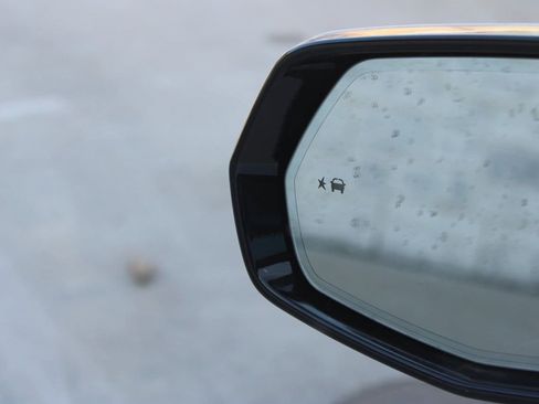 Used 2023 Cadillac XT4 Sport image 23