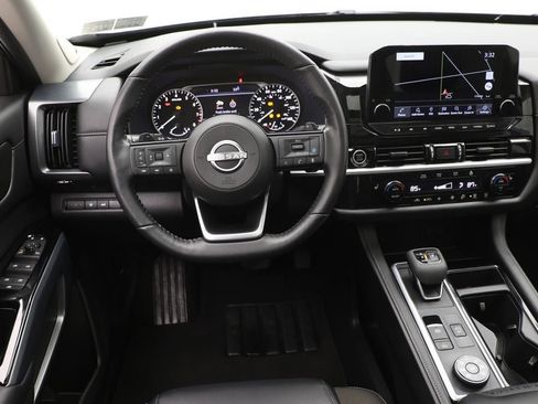 Used 2024 Nissan Pathfinder SL w/ SL Premium Package image 15