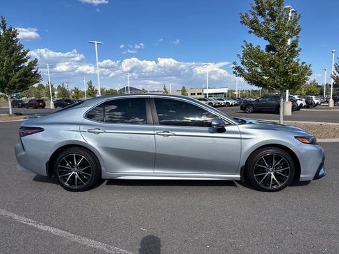 Used 2024 Toyota Camry SE FWD image 2