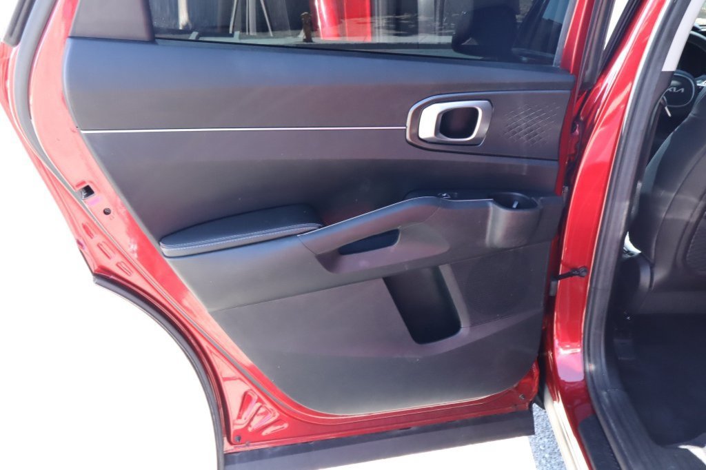 Used 2022 Kia Sorento S FWD image 34