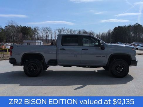 Used 2025 Chevrolet Silverado 2500 ZR2 w/ ZR2 Bison Edition image 4
