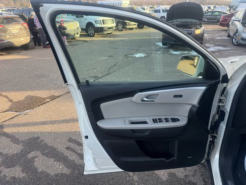 Used 2012 Chevrolet Traverse LTZ image 15