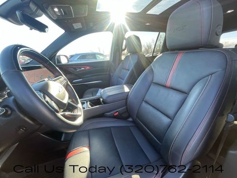 Certified 2024 Chevrolet Traverse RS w/ LPO, Floor Liner Package AWD/4WD image 21