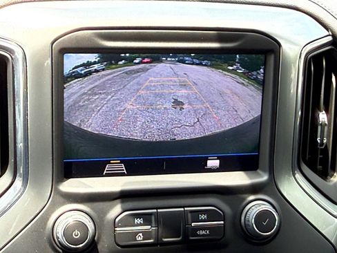 Used 2022 Chevrolet Silverado 1500 RST w/ LPO, Blackout Package AWD/4WD image 16