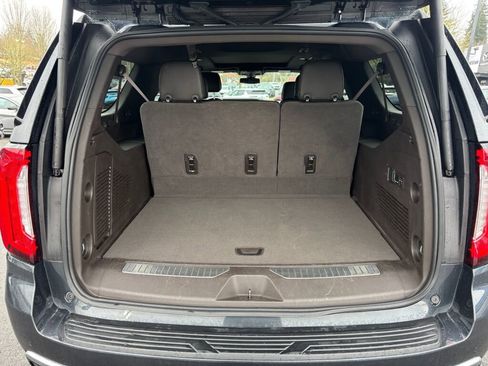 Used 2022 GMC Yukon XL Denali image 11