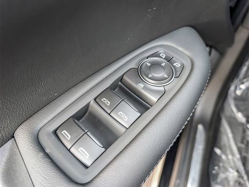 New 2026 Cadillac XT5 Luxury image 11