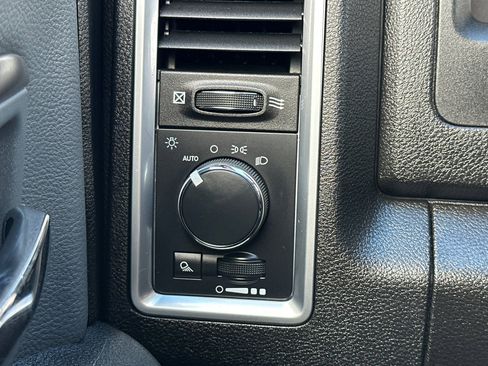 Used 2024 RAM 1500 Classic SLT image 27