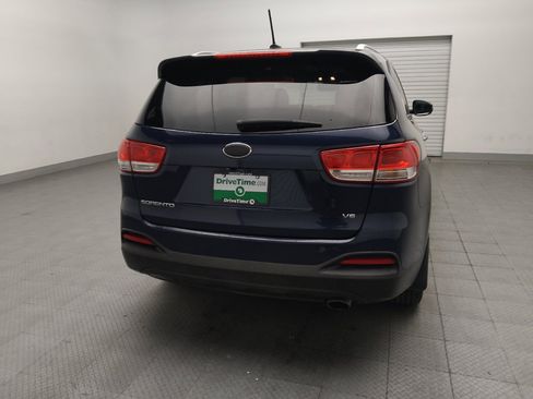 Used 2017 Kia Sorento AWD image 7