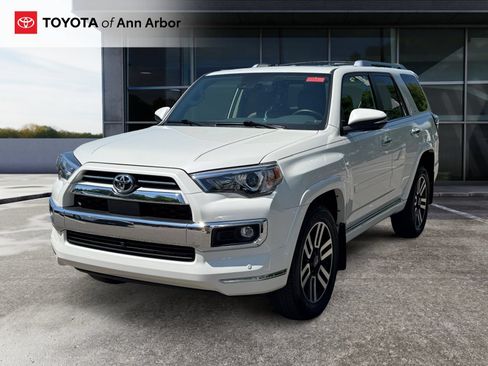 Used 2023 Toyota 4Runner Limited AWD/4WD image 9
