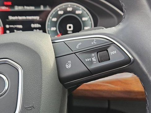 Used 2021 Audi Q5 Prestige w/ Prestige Package image 15