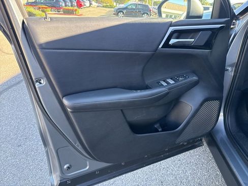 Used 2024 Mitsubishi Outlander SE image 30