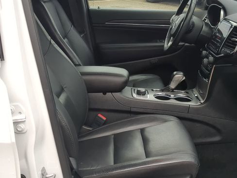 Certified 2022 Jeep Grand Cherokee Limited w/ Trailer Tow Group IV image 21