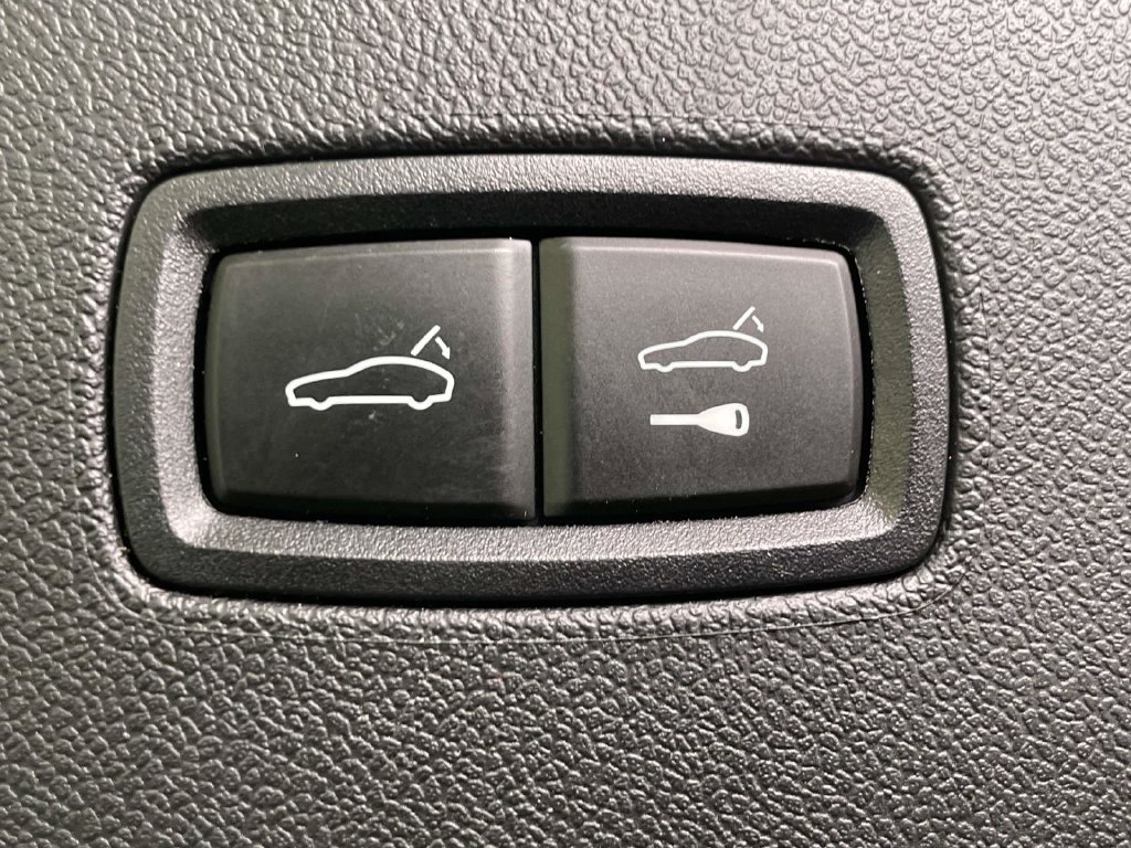 Certified 2023 Porsche Cayenne AWD/4WD image 21