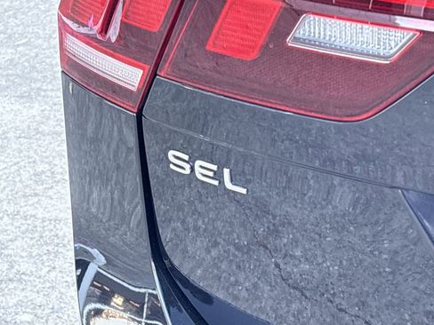 Used 2023 Volkswagen Tiguan SEL R-Line image 7