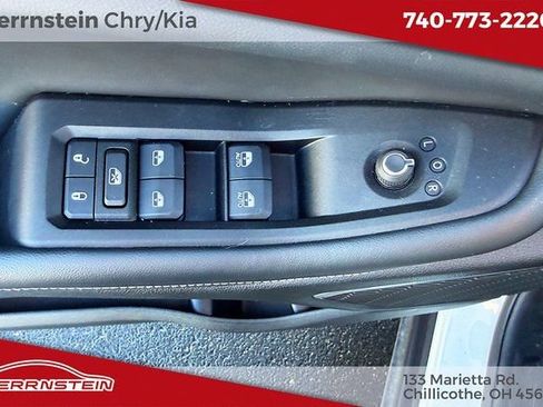 Used 2022 Jeep Grand Cherokee Altitude image 14