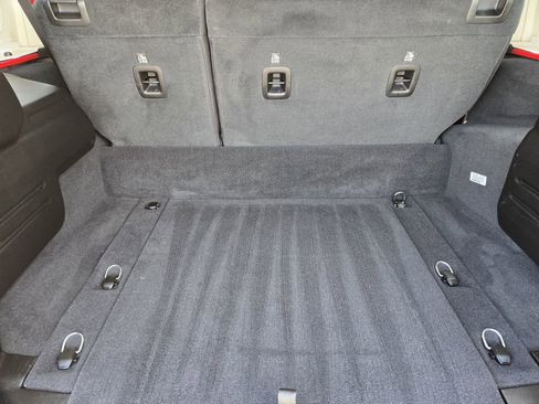 Used 2025 Jeep Wrangler Unlimited Sahara w/ Safety Group AWD/4WD image 32