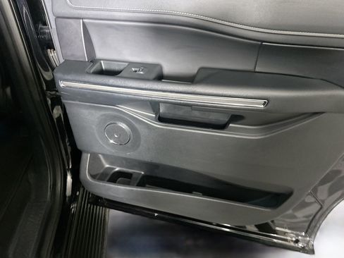 Used 2024 Ford Expedition Max XLT image 31
