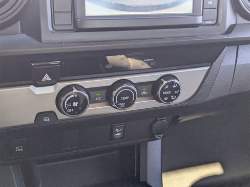 Used 2017 Toyota Tacoma SR image 21