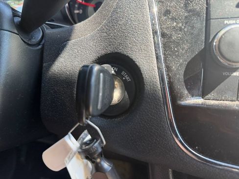 Used 2013 Chrysler 200 LX FWD image 22